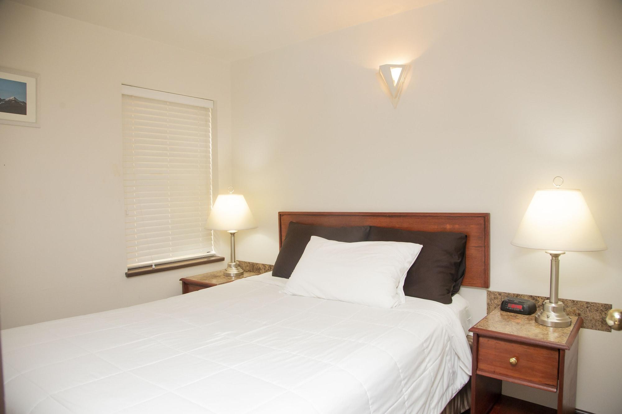 Happy Day Inn Burnaby Exterior photo