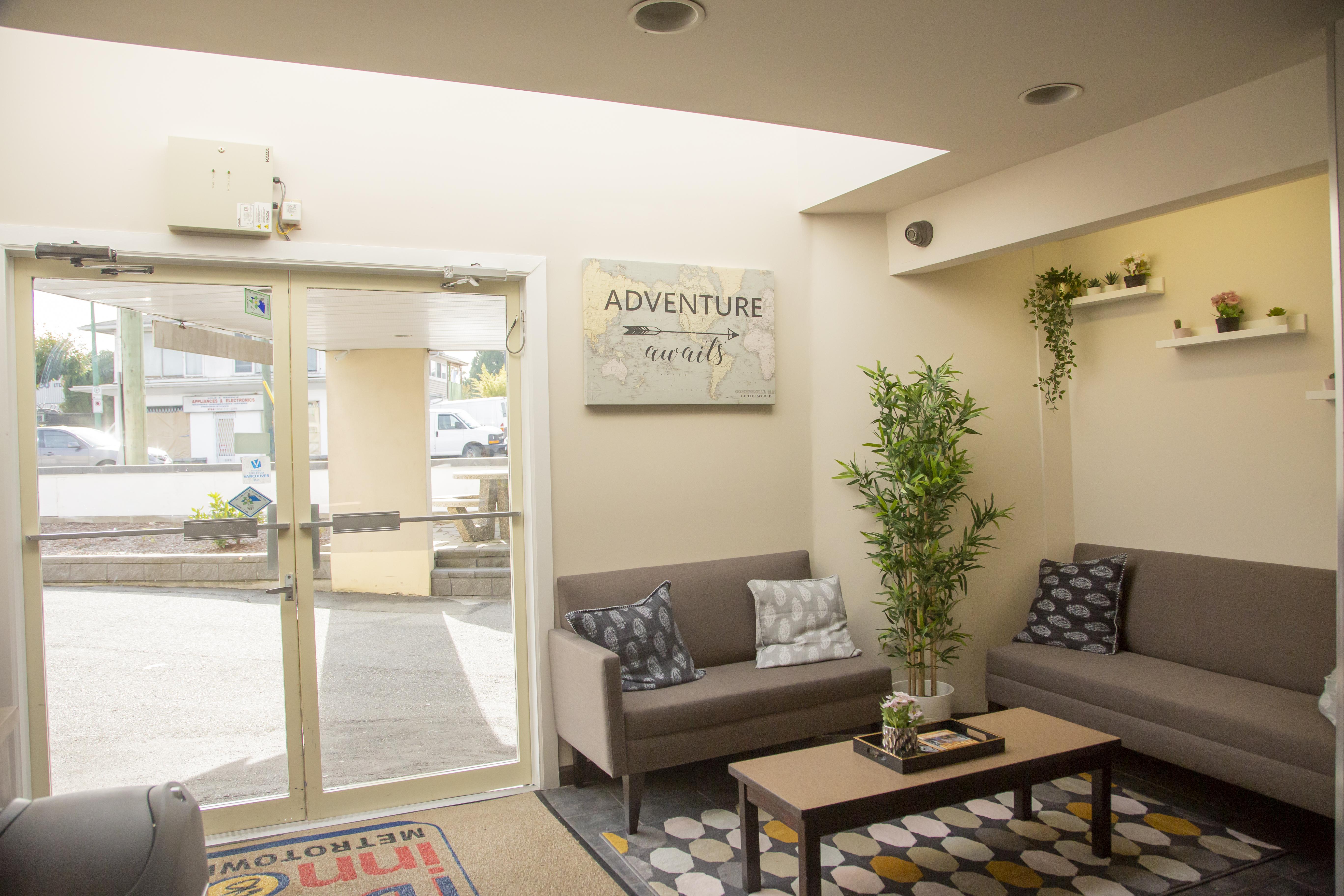 Happy Day Inn Burnaby Exterior photo