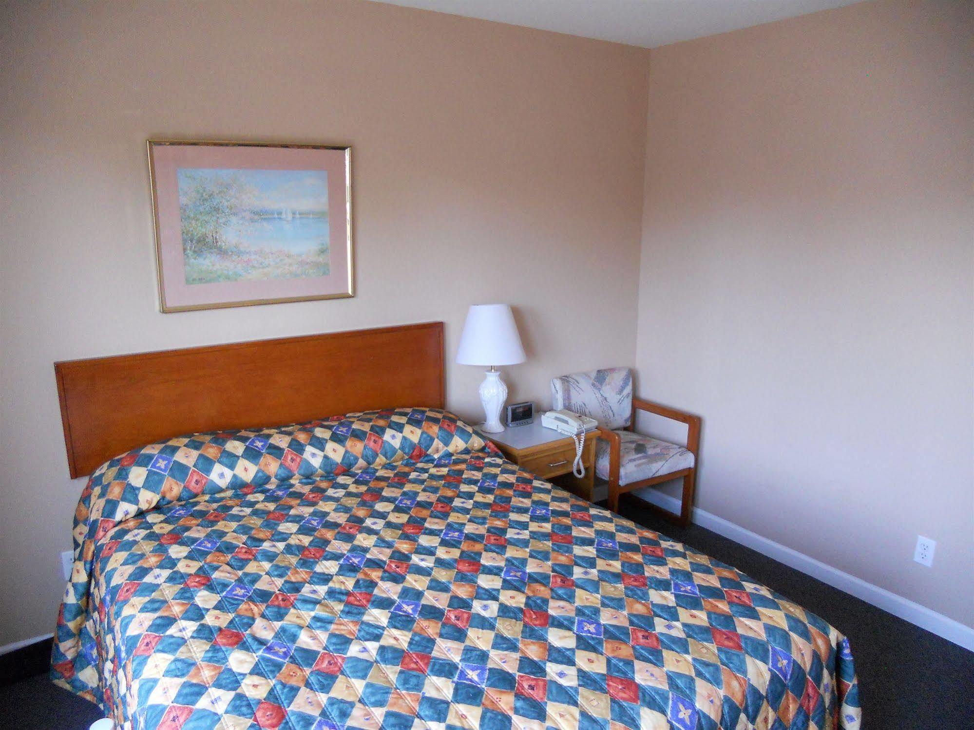 Happy Day Inn Burnaby Exterior photo